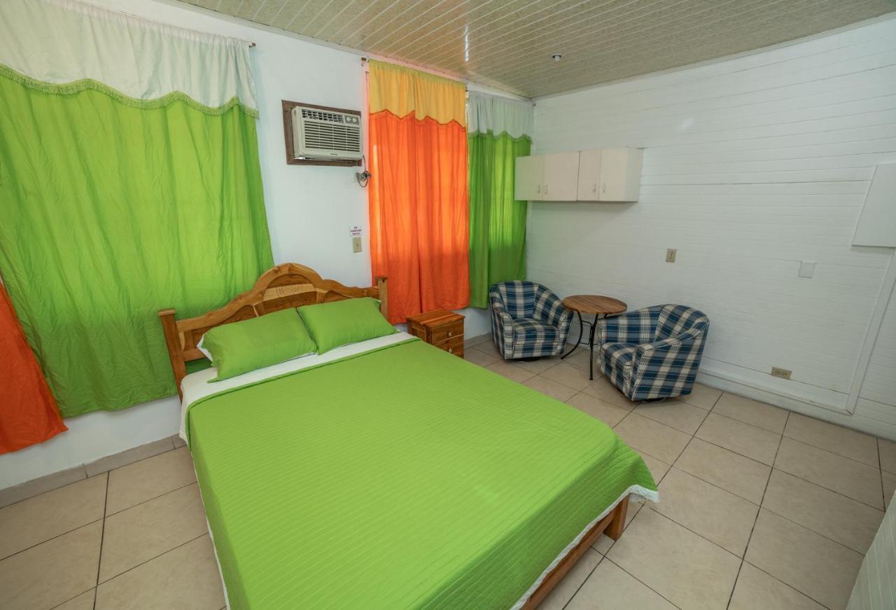 Hostal Amador Familiar Panama City Ngoại thất bức ảnh