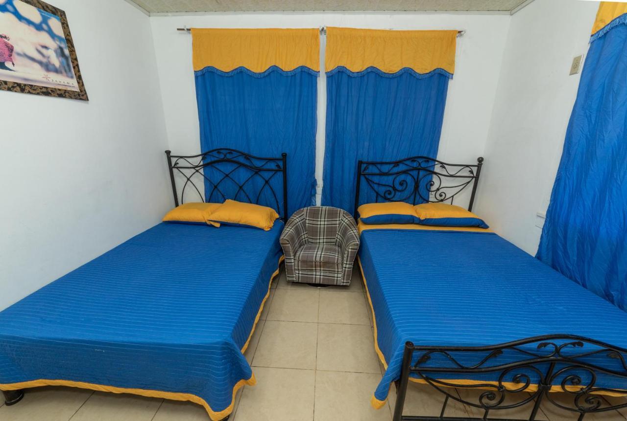 Hostal Amador Familiar Panama City Ngoại thất bức ảnh