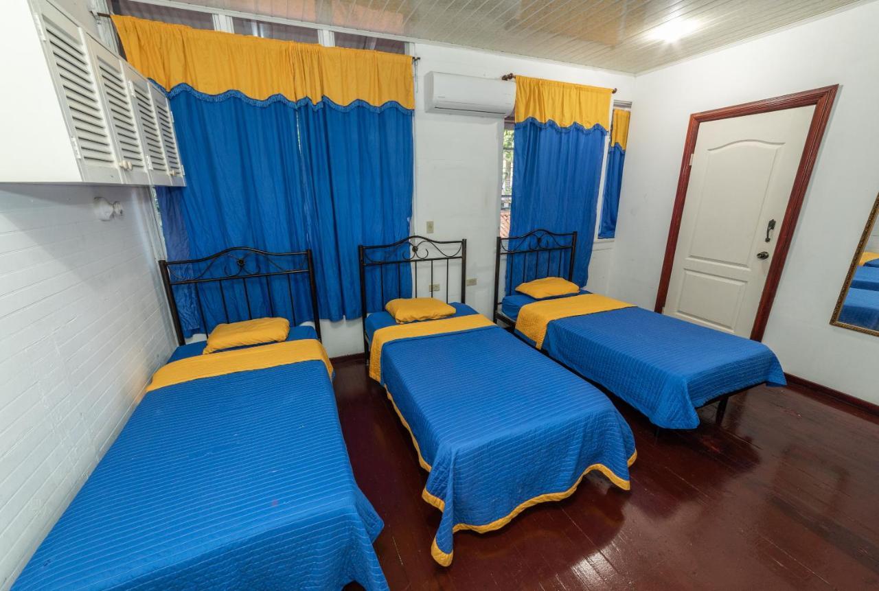 Hostal Amador Familiar Panama City Ngoại thất bức ảnh