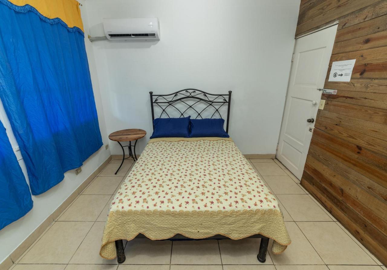 Hostal Amador Familiar Panama City Ngoại thất bức ảnh